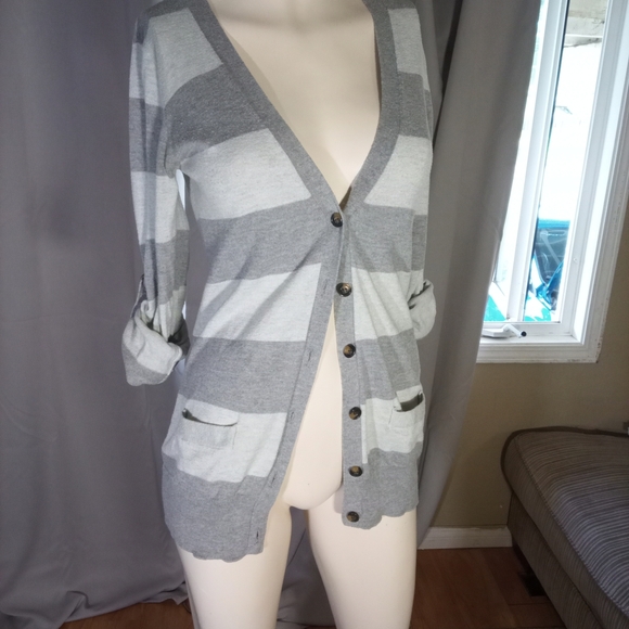 Bluenotes Gray and White Cardigan Sweater V-Neck Knit - Picture 1 of 2
